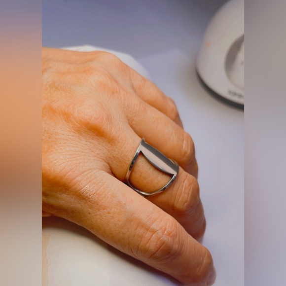 NWT Silver Stainless Steel Ring, Unisex Geometric Laser Cut Pattern Size 9 - Picture 9 of 17